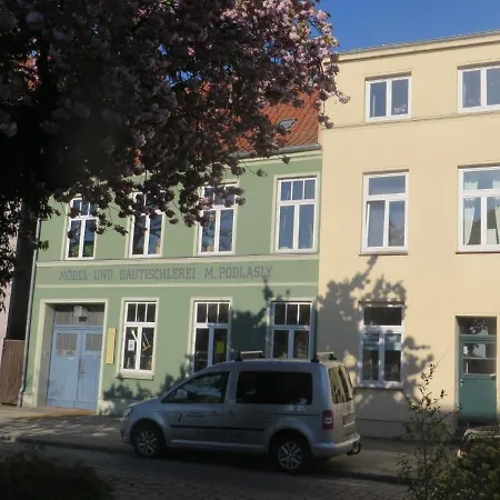 In Mit Terrasse Und Garten Apartment